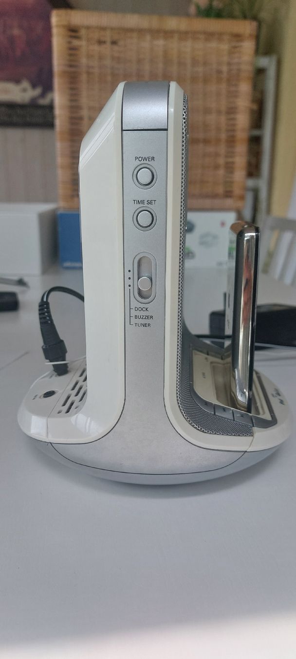 Docking station: Apple iPod Classic + Philips iPod Dockingstation – Usato da Geuensee venduto da Itingen1 1