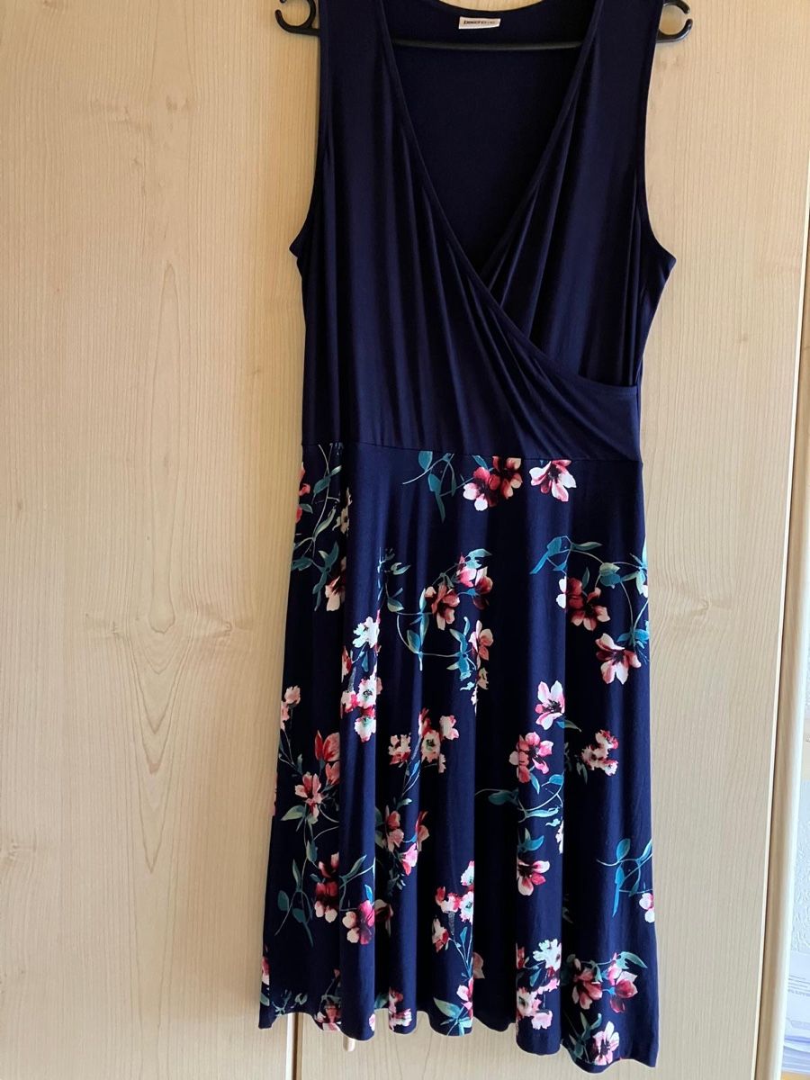 Vestiti: Beachtime Kleid, Grösse 40, Dunkelblau mit Blumen, Neu – Nuovo (secondo la descrizione) da Einsiedeln venduto da zue_82pm