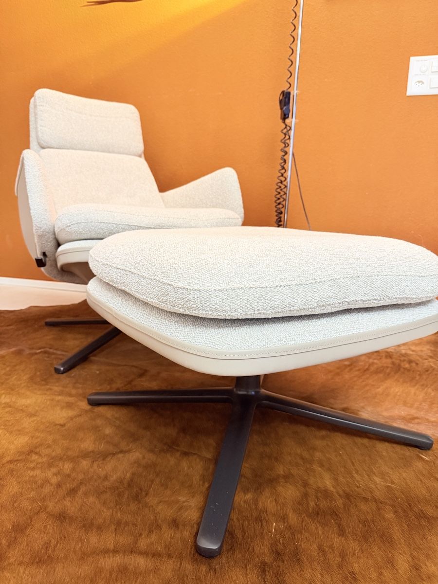 Vitra Poltrone: Lounge Sessel VITRA GRAND RELAX mit OTTOMAN – Usato da Grenchen venduto da Nur_2540 1