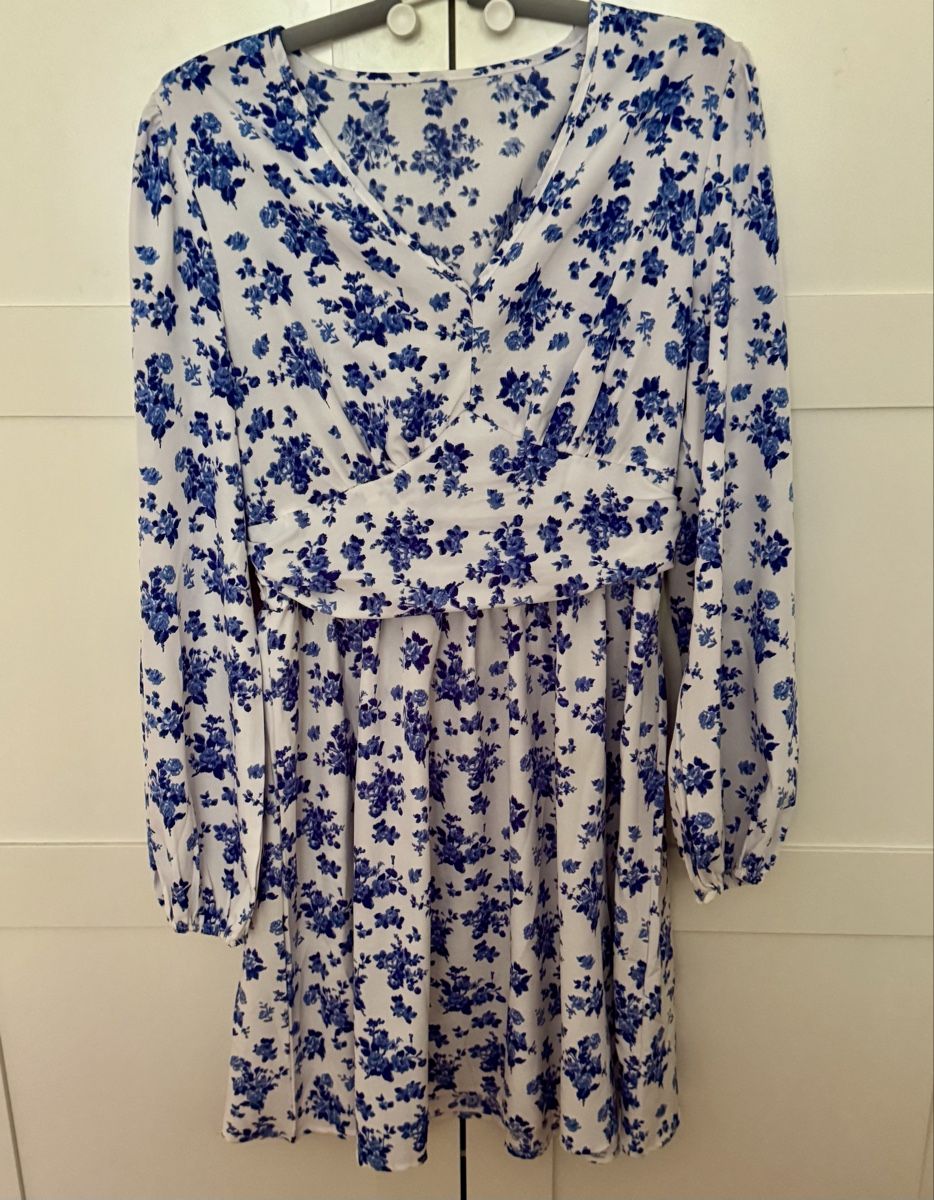 Shein Kleider: Shein Sommerliches Blümchenkleid mit langen Ärmeln, Gr. M – Gebraucht aus Basel von oks_7kxy