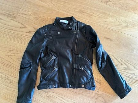 Superbe veste en cuir ZARA