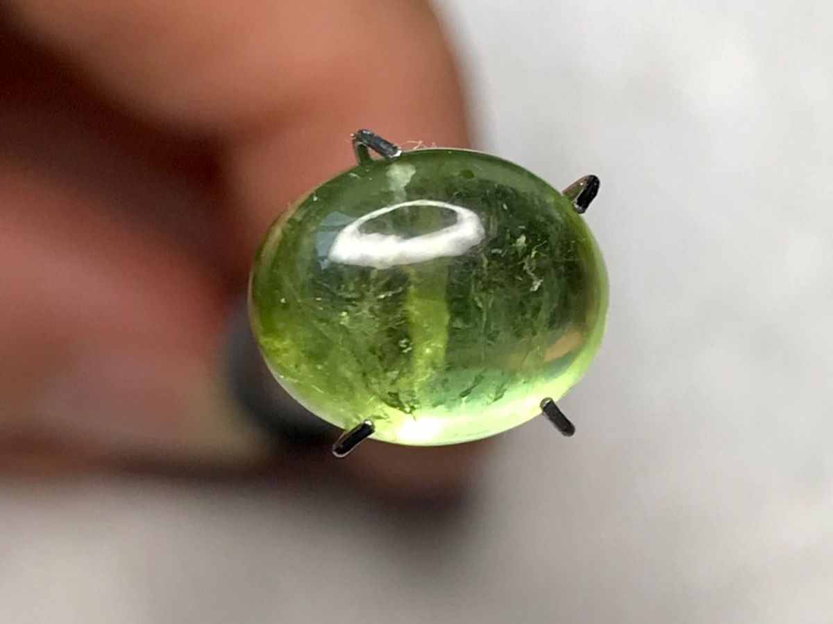Pietre preziose: kleines hellgrünes Turmalin Cabochon 5.4 Karat – Nuovo (secondo la descrizione) da Biel venduto da djvalbnc 2