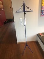 Support de partition pliable en métal bleu