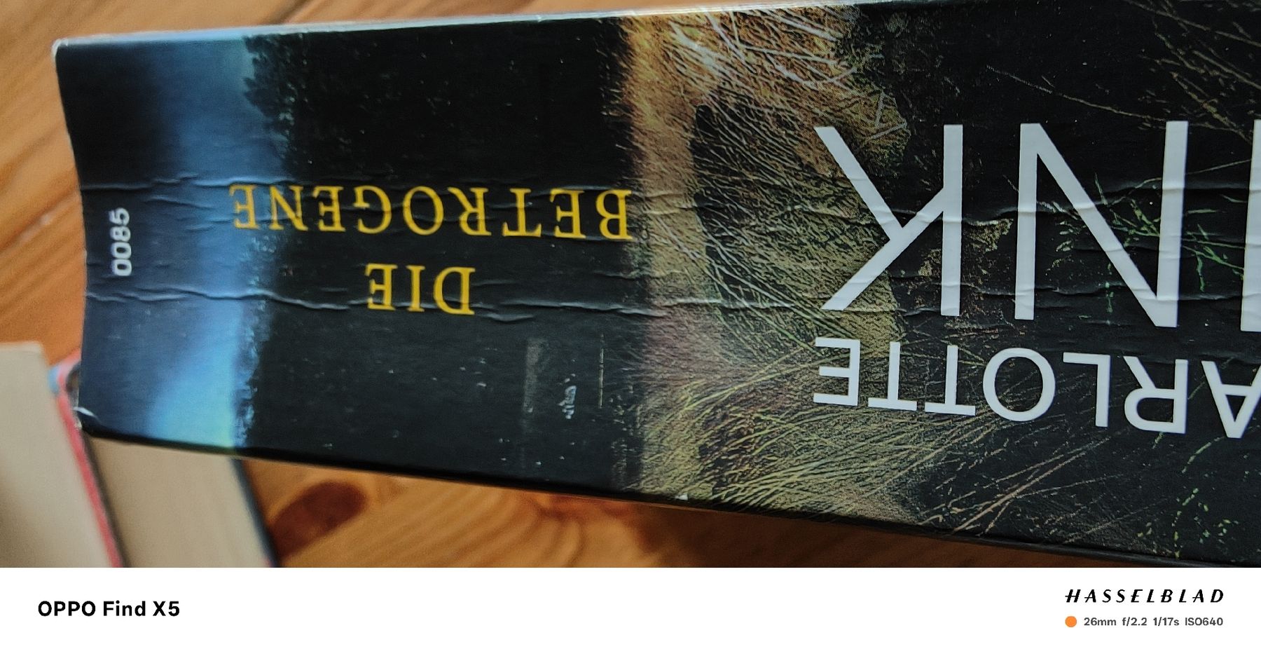Bücher: Die Betrogene – Gebraucht aus Volken von katz5 1
