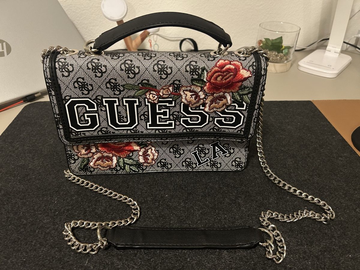 Borse da donna: Guess Tasche – Usato da Ebikon venduto da StivaQ