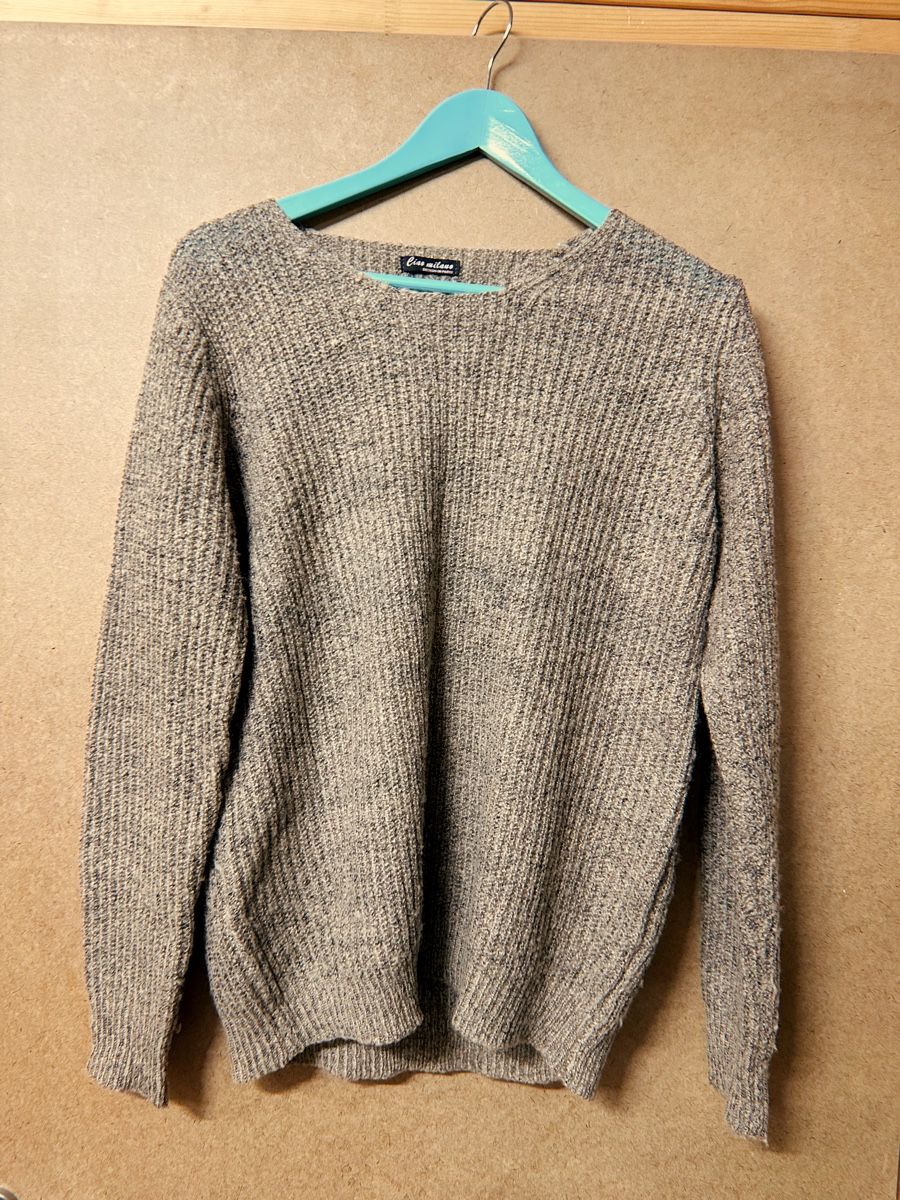 Pullover & Sweatshirts: Pullover for Fall size M – Gebraucht aus Vevey von ledidream