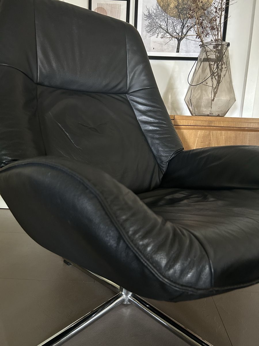 Interio Poltrone: Ledersessel von Interio "Brighton" mit Fussablage – Usato da Uetendorf venduto da REhome 2