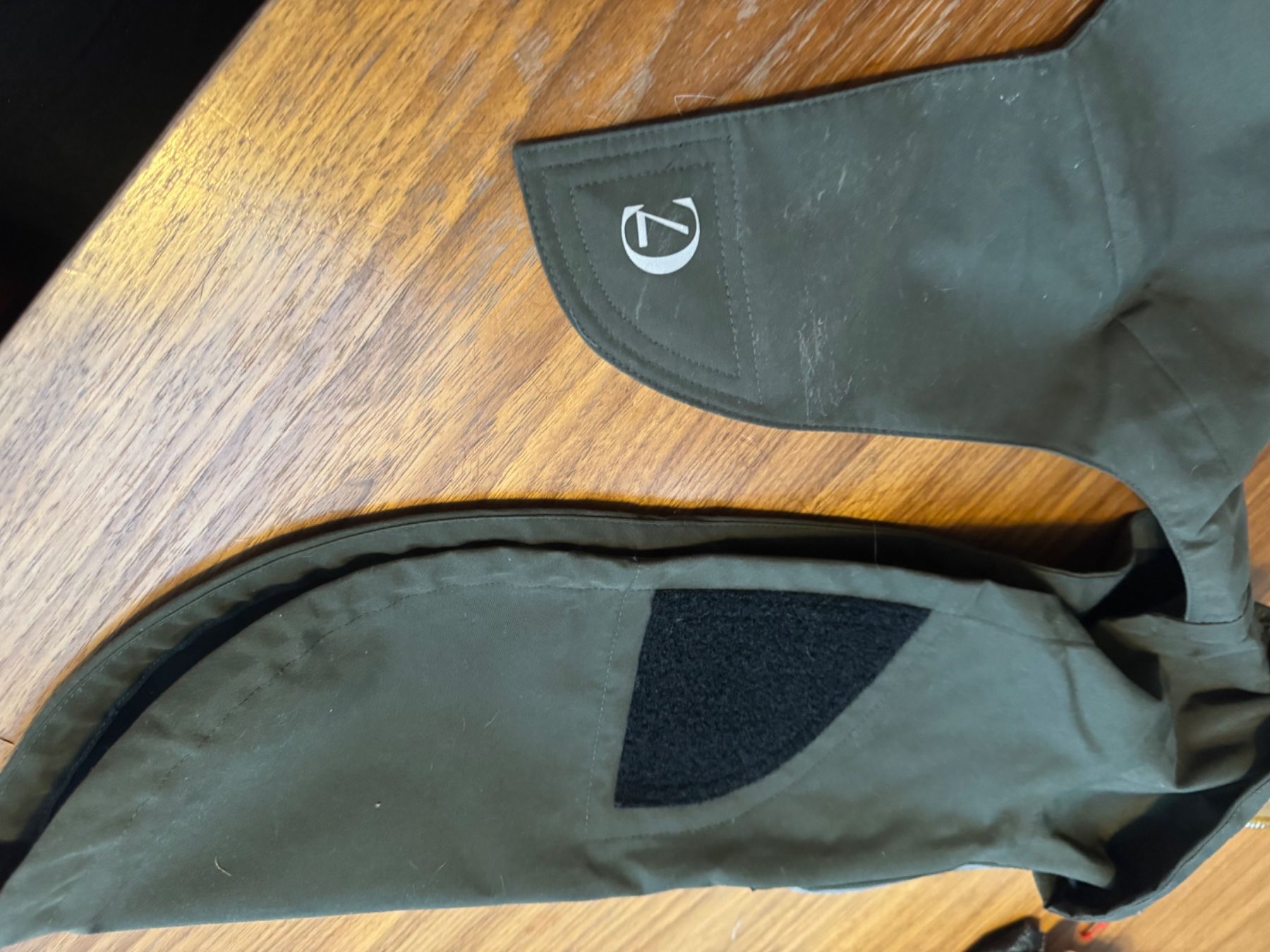 Cloud7 Bekleidung: Hunde Regenmantel Cloud 7 – Gebraucht aus Zumikon von Celine_1001