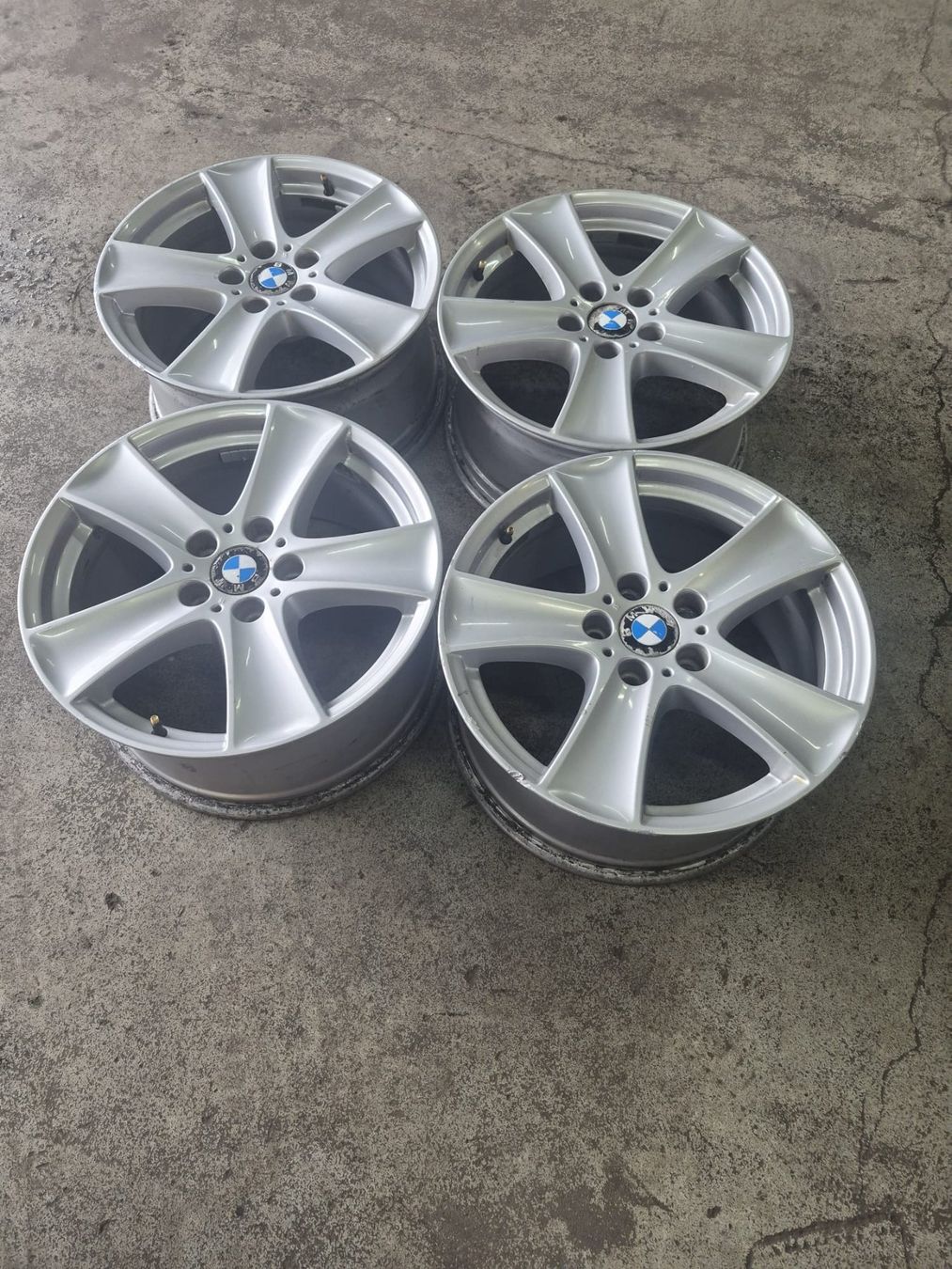 BMW Cerchioni: BMW X5 E70 / 18 Zoll Alufelgen – Usato da Glattbrugg venduto da glattbach-garage