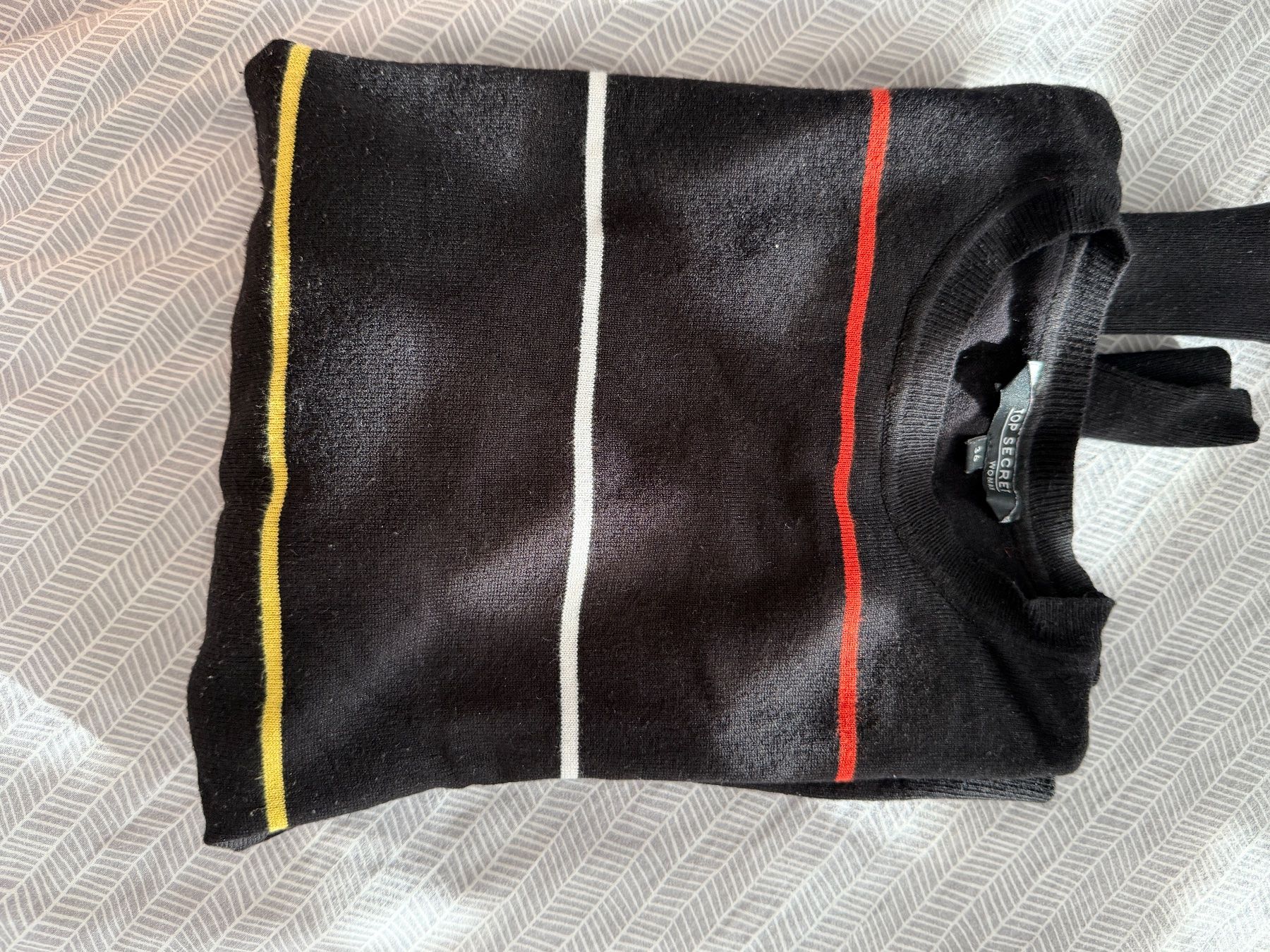 Pullover & Sweatshirts: Damen Pullover schwarz gestreift Grösse 36 – Neu (gemäss Beschreibung) aus Adliswil von StyleAgain 1