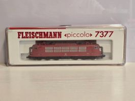 Fleischmann 7377, BR 103, 103-115.2, rot, Analog, Vitrine