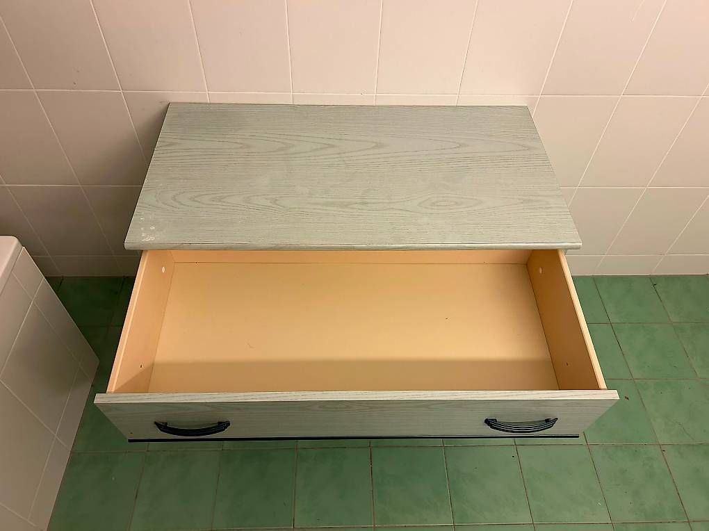Cassettiere: Commode 3 tiroirs vert clair / bois  bon état – Usato da Apples venduto da ABATilleul 2