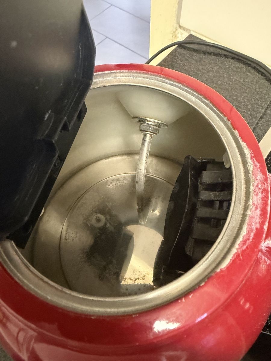 Kitchenaid Wasserkocher: KitchenAid Wasserkocher Rot  – Gebraucht aus Baden von noli.r 1