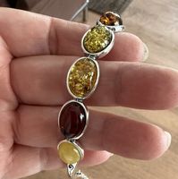 Elegantes Silberarmband mit baltischen Bernsteinen