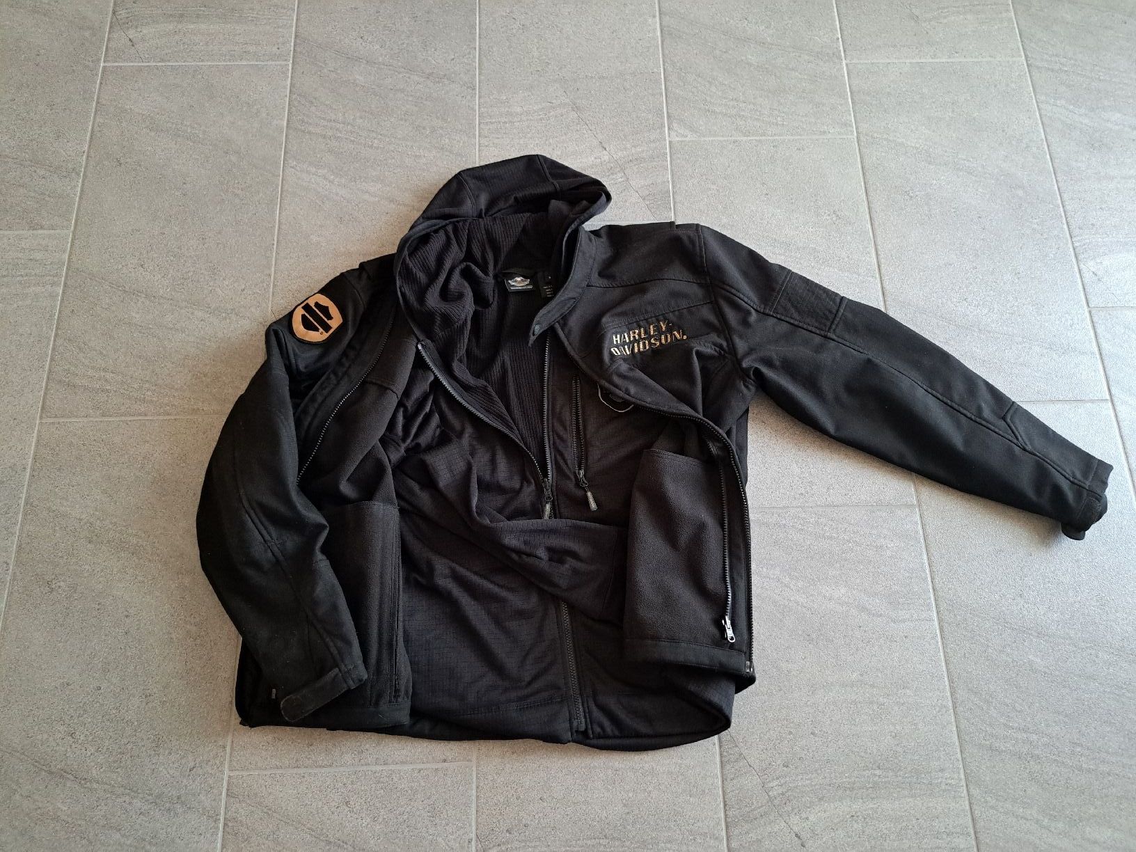 Harley-Davidson Giacche: Harley Davidson Freizeitjacke Herren, Aussen- & Innenjacke – Nuovo (secondo la descrizione) da Nürensdorf venduto da Karumba 2