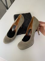 Escarpins Gucci daim gris talons hauts (taille-40)