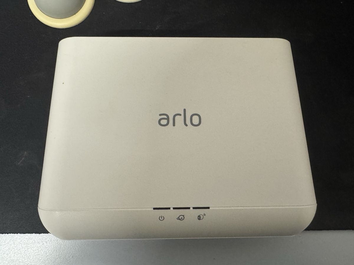 Arlo Camcorder: Arlo Pro Überwachungssystem – 4 Kameras + Base Station – Gebraucht aus Gunzgen von Node4164 5
