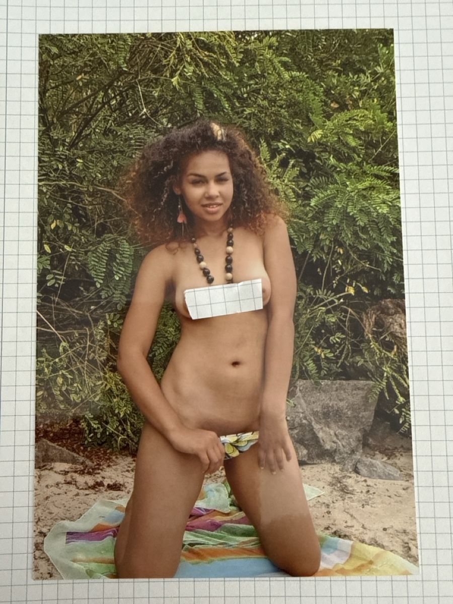 Poster & Bilder: Erotisches Foto  – Neu (gemäss Beschreibung) aus Neukirch (Egnach) von Maxi2009