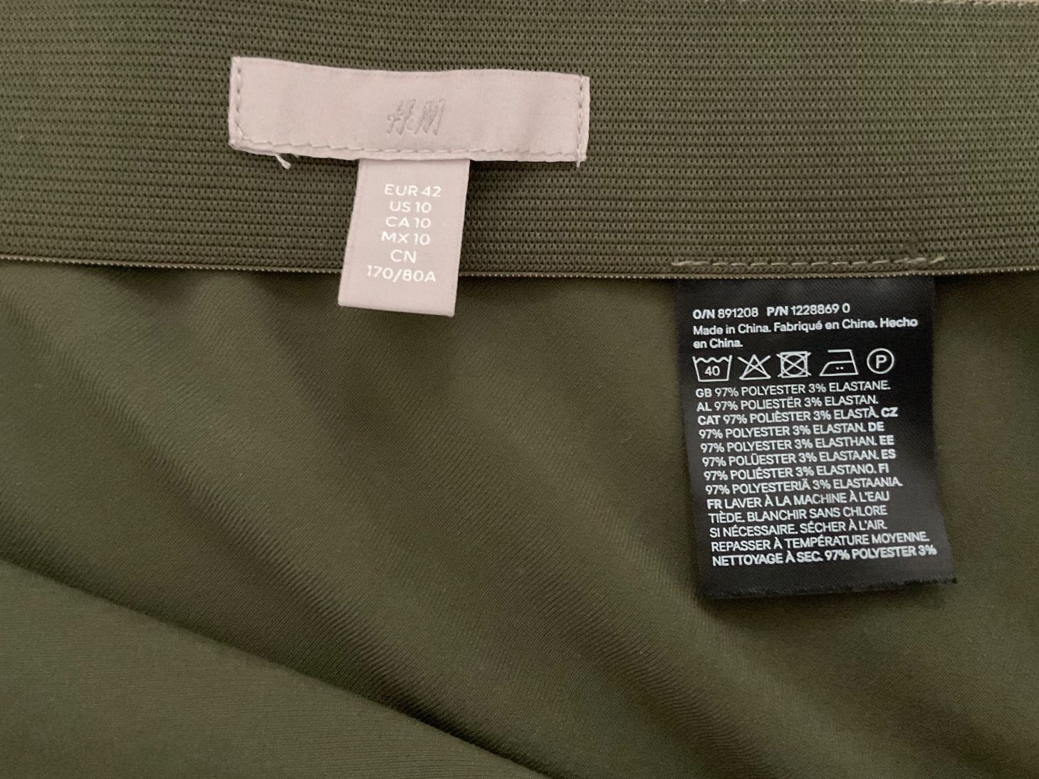 H&M Röcke: A-Linien-Satin Rock - oliv 42 – Gebraucht aus Zufikon von AGLAOPHOTIS 1