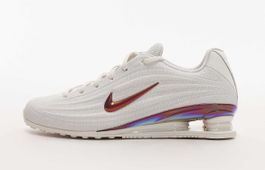 Nike shox z in white and metal 38.5