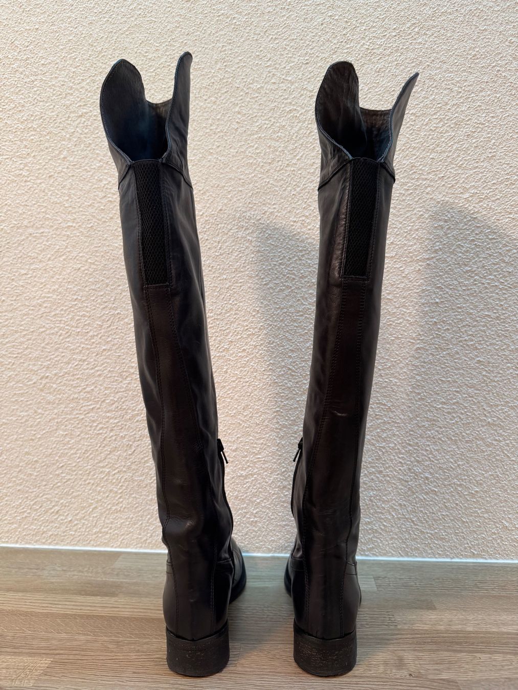 Scarpe da donna: Bottes en cuir – Usato da Zürich venduto da odi_ldv8 2
