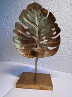 Monstera-Blatt Kerzenhalter auf Standfuss (Gold / Ikea)