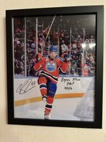 Orginal Autograph McDavid photo