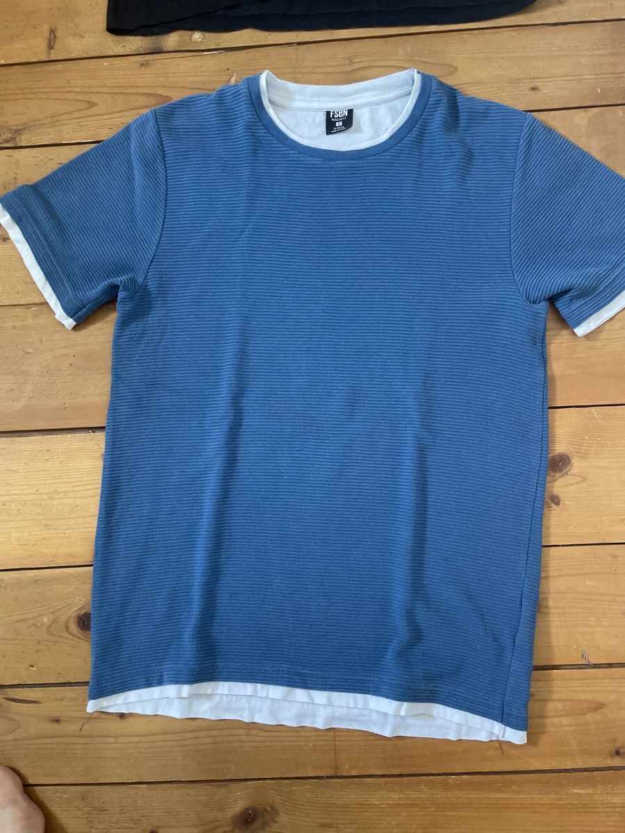 Camicie, T-shirt & Polo: 2 TShirt Größe S der Marke FSBN – Usato da Münchwilen TG venduto da BBJO 2