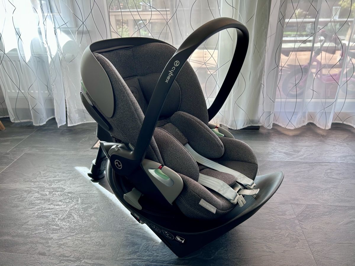 Cybex Seggiolini per auto: CYBEX Cloud T i-Size Kindersitz mit Isofix-Basis – Usato da Seon venduto da Zyko7