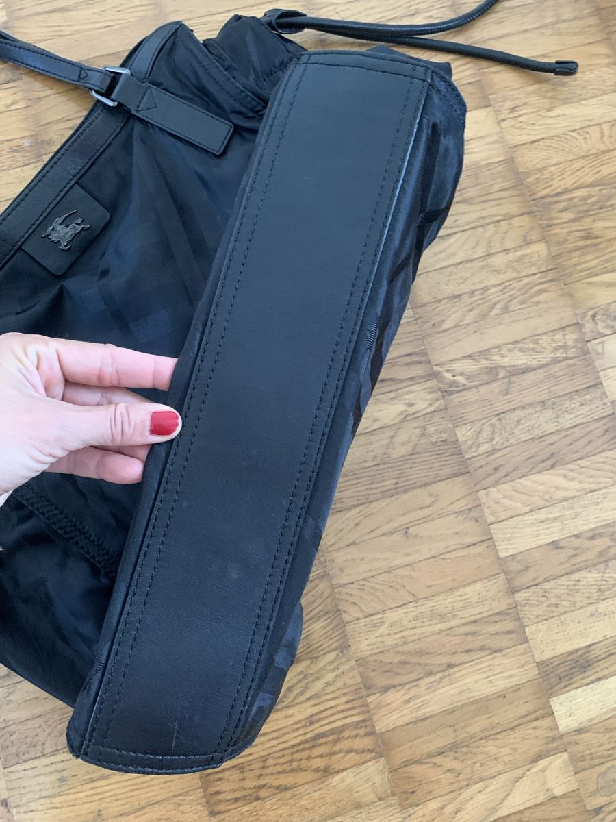Sacs femmes: Tasche burberry schwarze – D'occasion à Zürich par Nikuska32 2