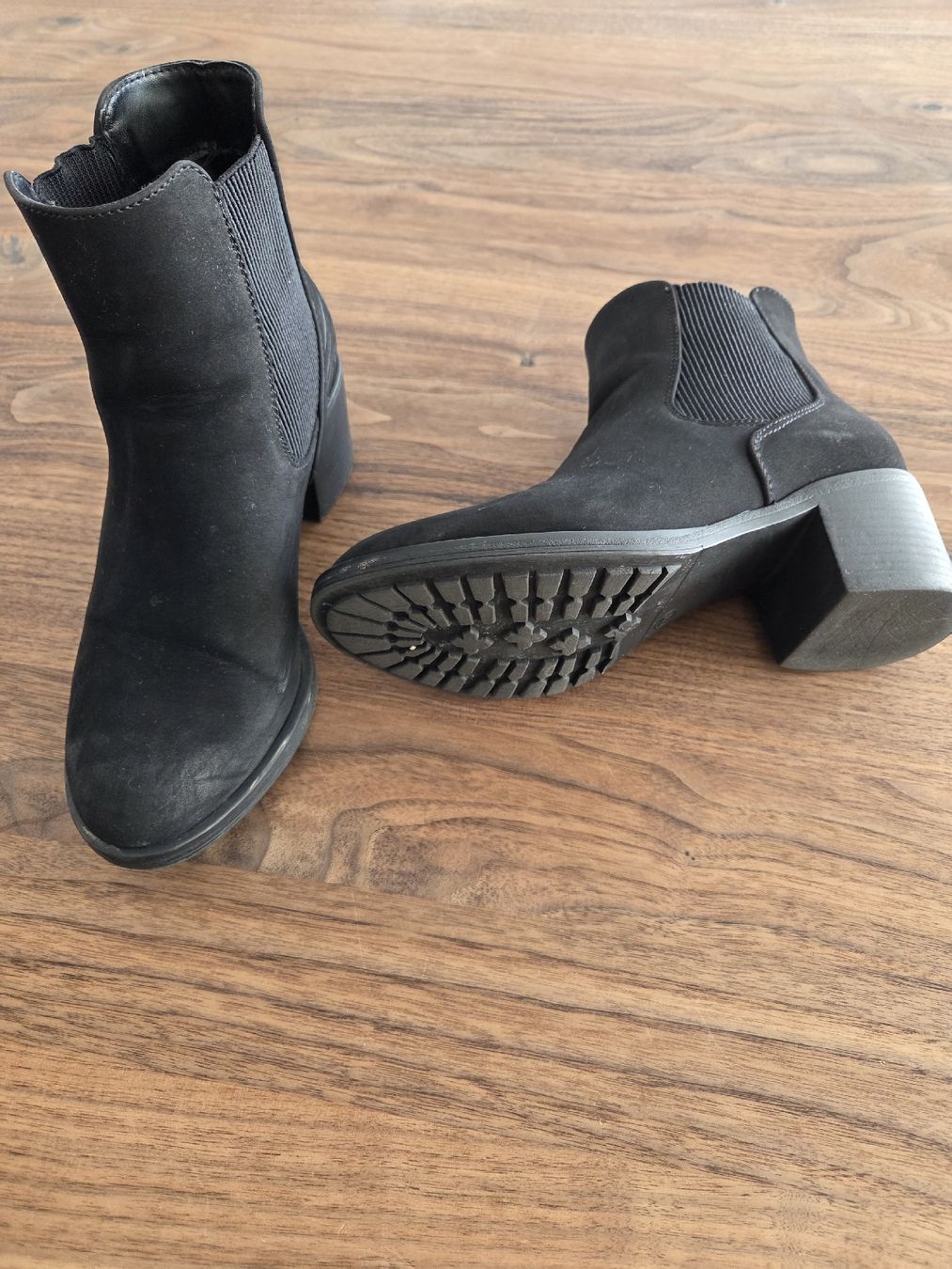 Scarpe da donna: Schuhe Grösse 37 – Usato da Herisau venduto da liinda