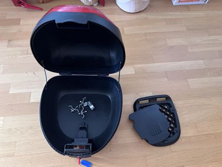 Motorrad Topcase schwarz mit Befestigungsmaterial