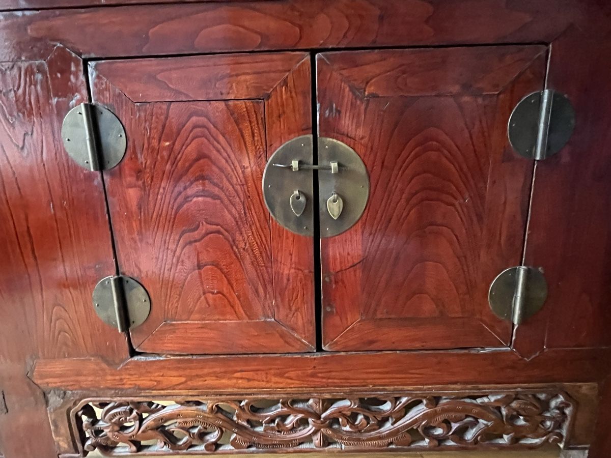 Commodes: Chinesisches Sideboard mit Startpreis CHF 1.00 – D'occasion à Wädenswil par Vollwertig 3