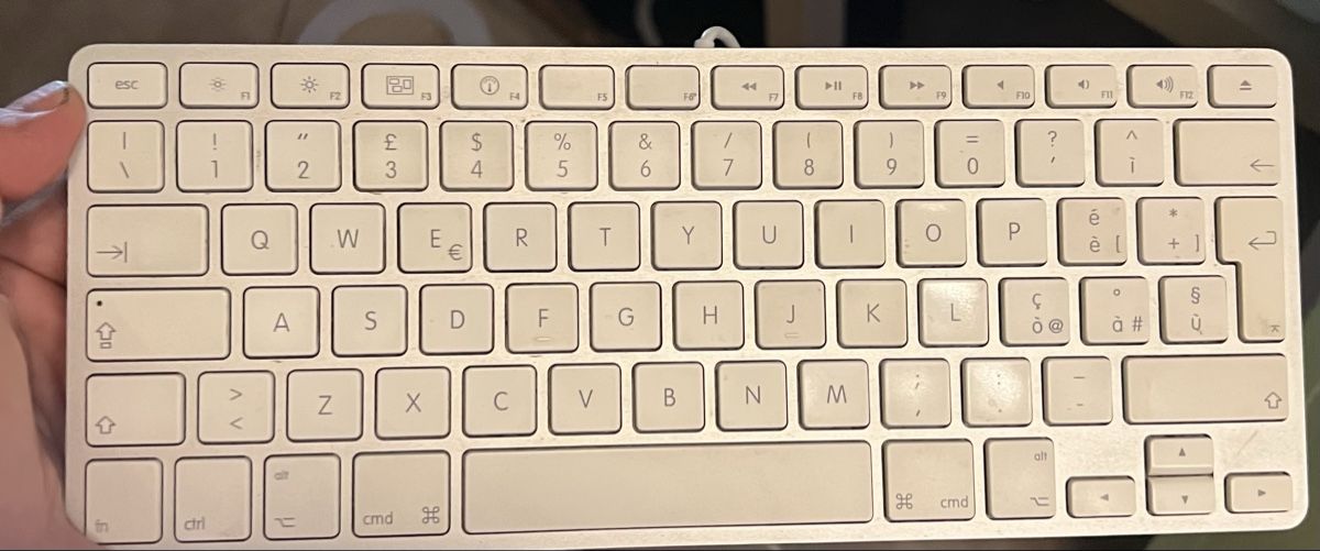 Apple Tastaturen: Tastiera Apple layout IT – Gebraucht aus balerna von bus_2t57