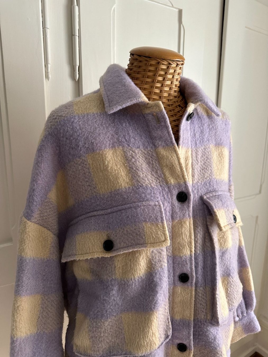Zara Jacken: ZARA - Jacke pastellfarben oversized S-M – Gebraucht aus Zürich von Diazaio 1