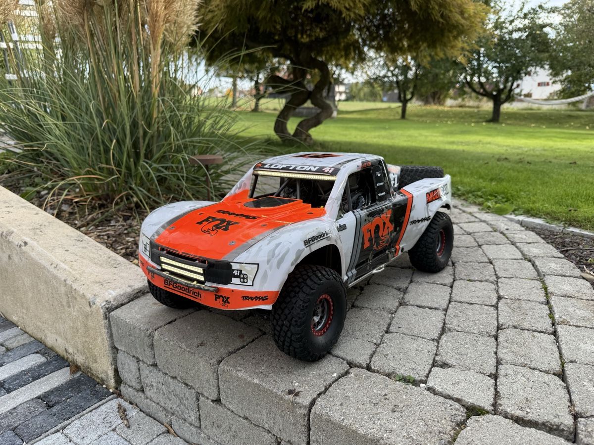 Traxxas RC Kits de montage: Desert Racer Traxxas – D'occasion à Buttisholz par eli85