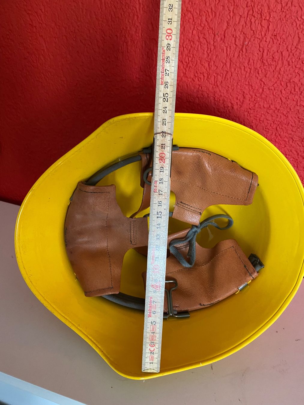 Antike Kleidung & Accessoires: Stahlhelm – Neu und originalverpackt aus Zäziwil von Emlea 6