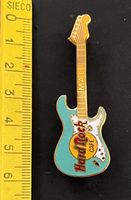 Hardrockcafe Gitarre MAUI/ Anstecker