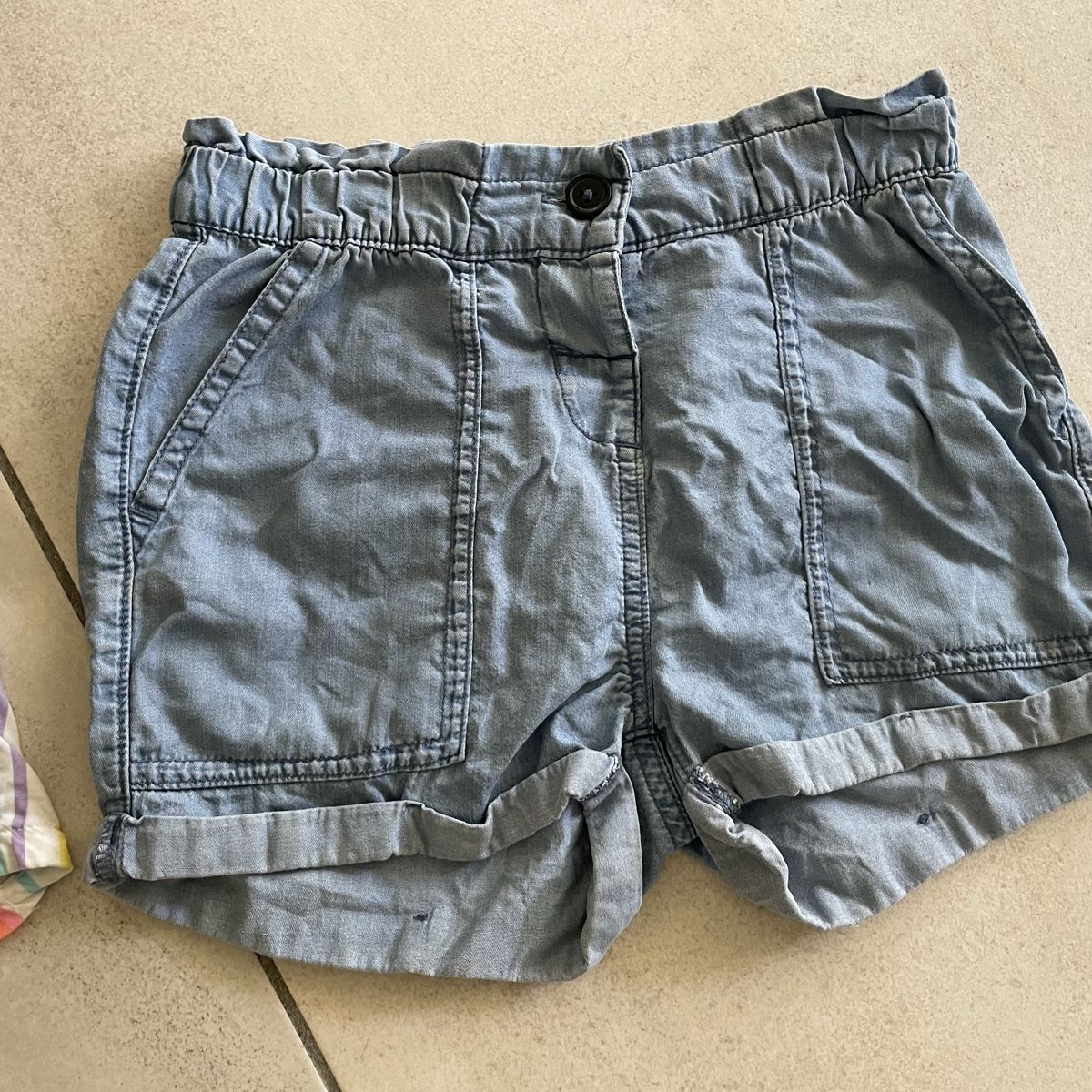 Pantaloni: Kurze Hosen 122/128  – Usato da Oetwil am See venduto da mar_t7ct 1