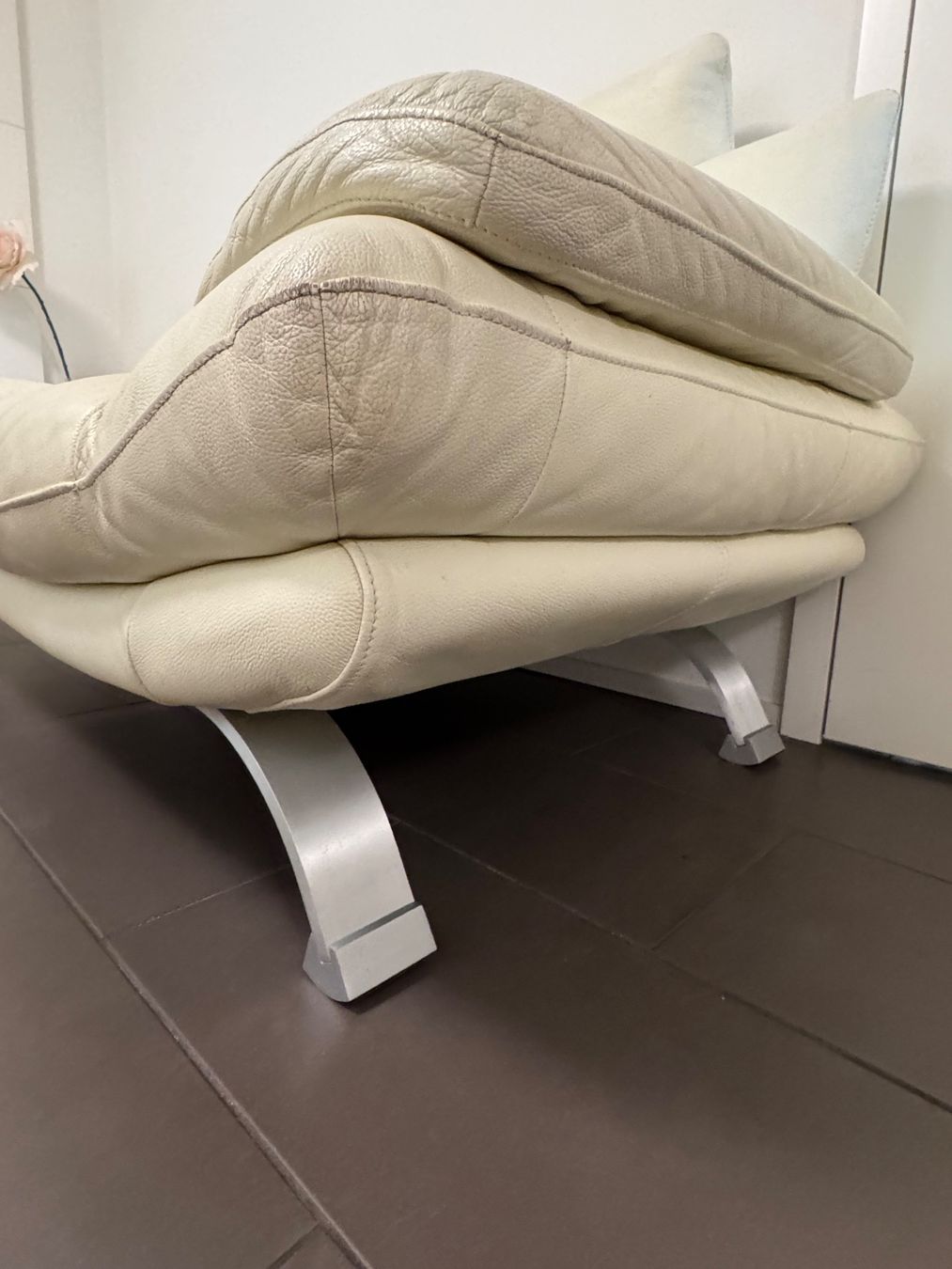 Conforama Sofas: Sofa aus Echtleder 2-Sitzer – D'occasion à Zürich par ThaliaL 2