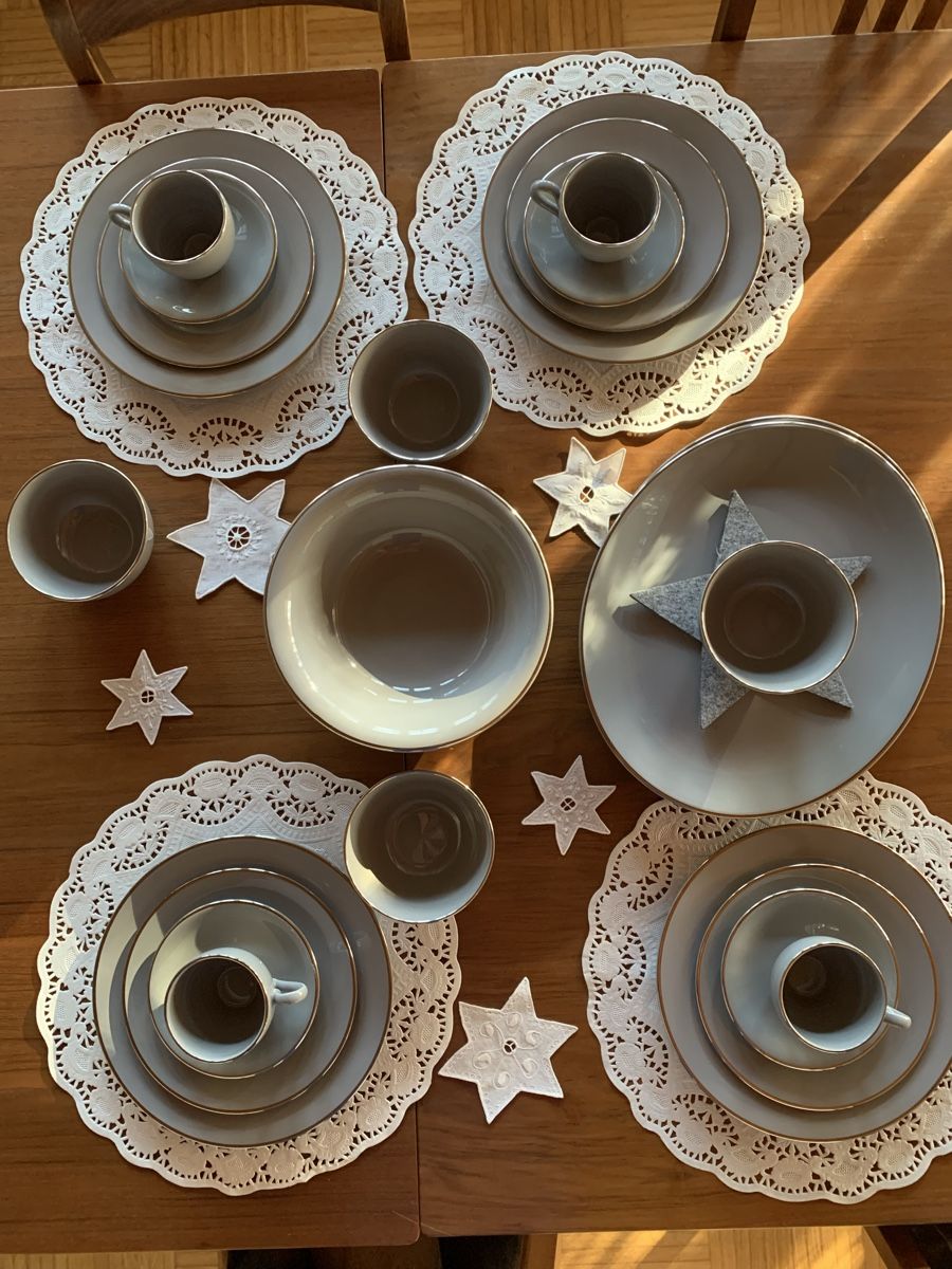 Set di piatti: Burlington Service England, 83 tlg. – Usato da Egg b. Zürich venduto da ohtannenbaum