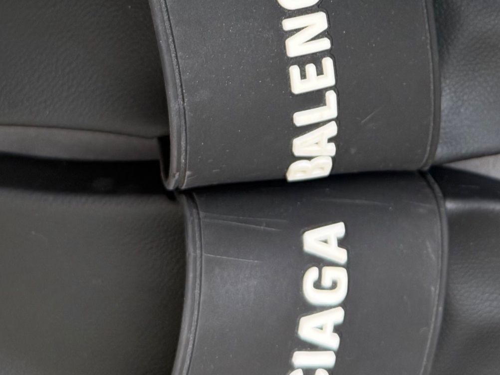 Balenciaga Scarpe da uomo: Balenciaga Pool Slide Badepantoletten – Nuovo (secondo la descrizione) da Männedorf venduto da bar_6cbc 5