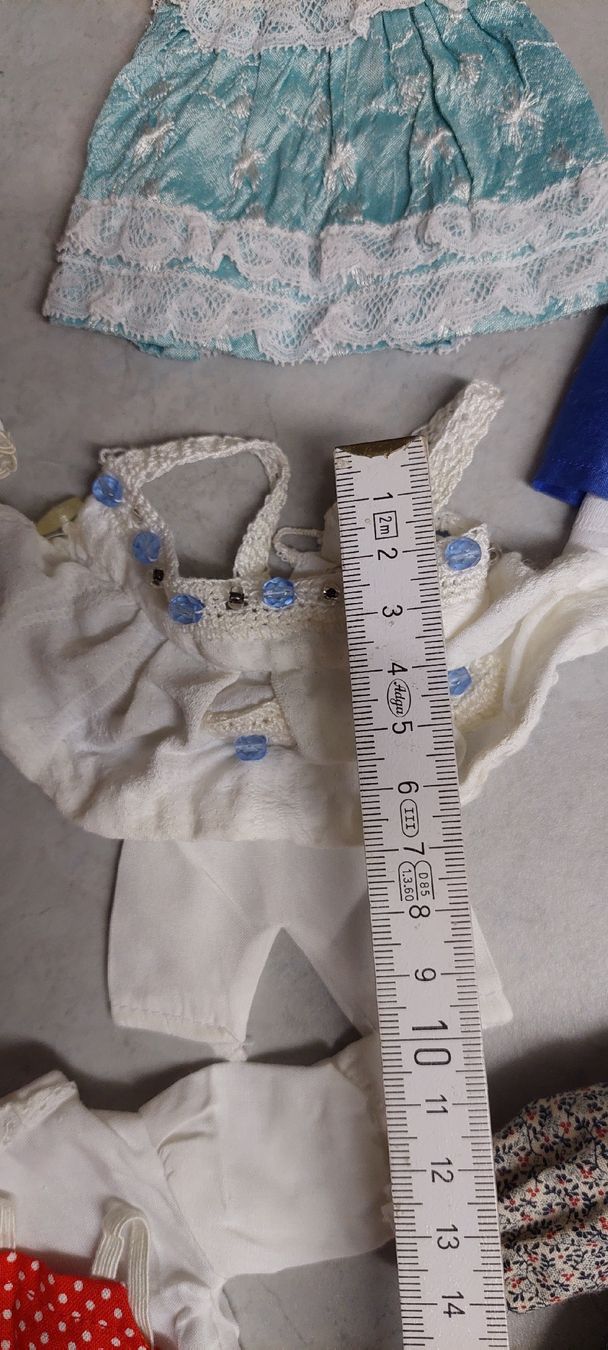 Bambole: viele kleine Puppenkleidchen – Usato da Muri AG venduto da nindo1 7