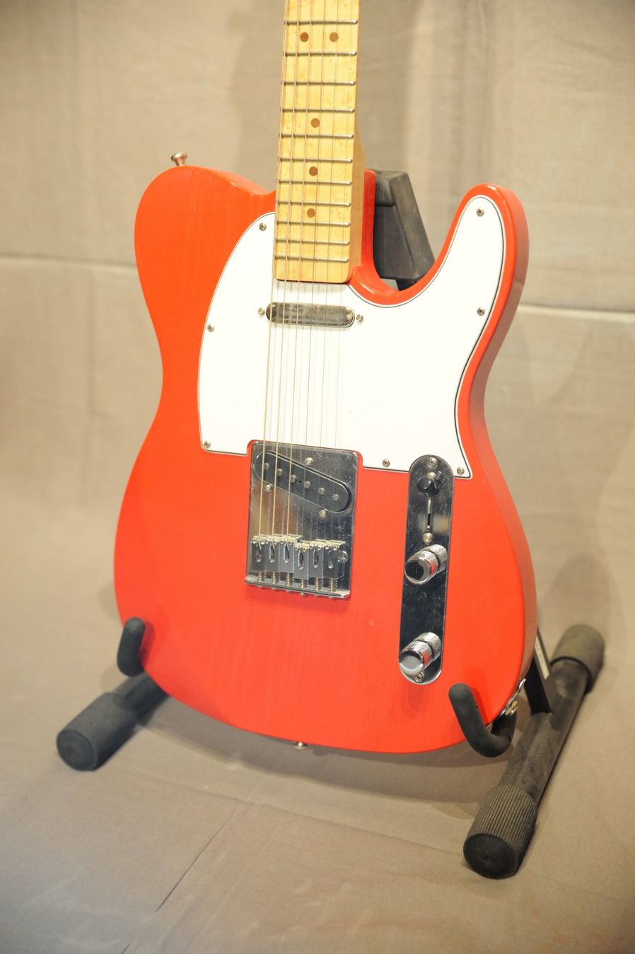 Musikinstrumente: Handgemachte T-Style Gitarre – Gebraucht aus Utzenstorf von stoeffu77 1