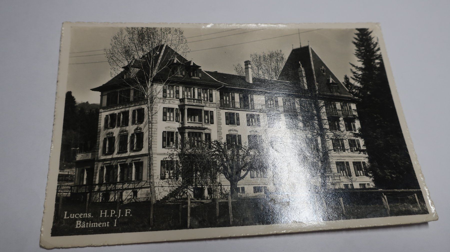 Cartoline postali: Lucens H.P.J.F. Bâtiment I – Usato da Cormoret venduto da Pascalll2001 1