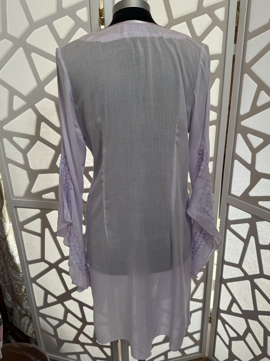 Tuniken: Great lilac embroidered kaftan. S – Neu (gemäss Beschreibung) aus Grund b. Gstaad von PlageNeigeplus 1