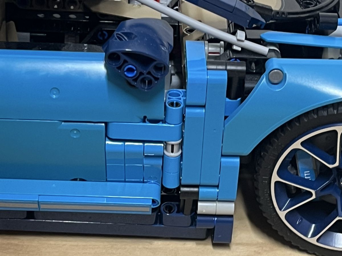 Lego Kit di costruzioni: Lego Technic Bugatti Chiron 42083 – Usato da Steinhausen venduto da yzos 7