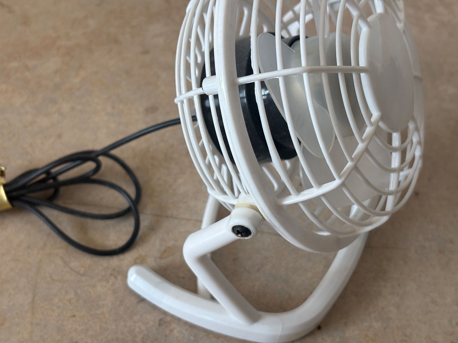 Ventilatori: USB Ventilator klein weiss funktionsfähig – Usato da Dietikon venduto da The-Star-Shop 2