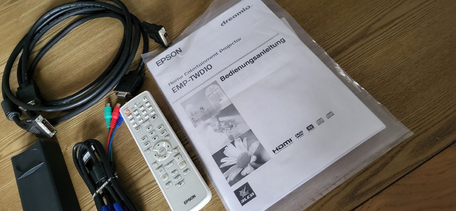 Epson Videoprojektoren: Epson Beamer EMP TWD10 – Gebraucht aus Ebikon von Annak0 2