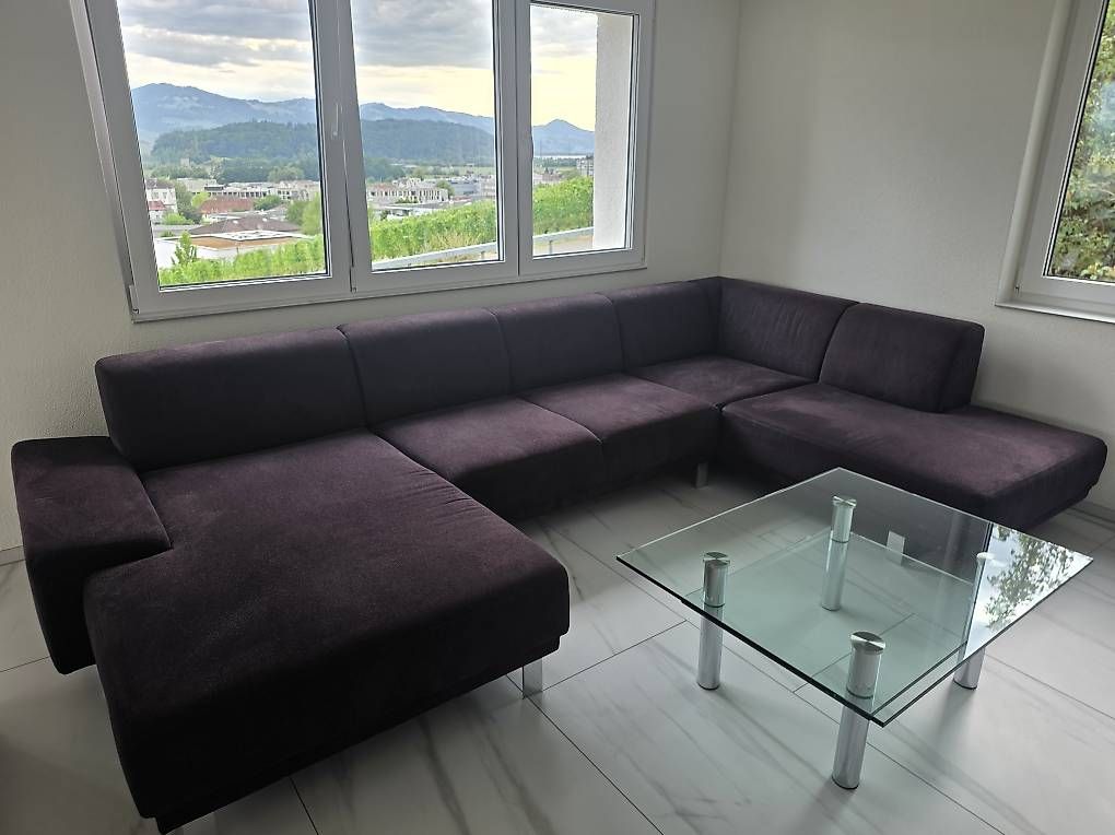 Divani: Grosse Wohnlandschaft / Ecksofa in schwarz/violett – Usato da Uznach venduto da qun_mxh9
